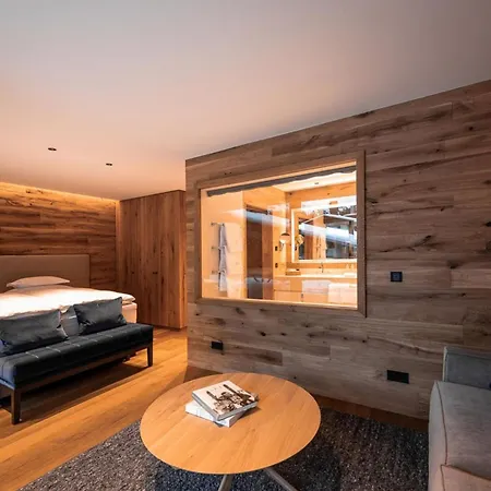 Luxury Ski-in Ski-out Home-lech With 5 Bedrooms Apartment